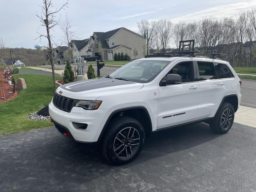 Photo 1 of 2 of 2019 Jeep Grand Cherokee Trailhawk